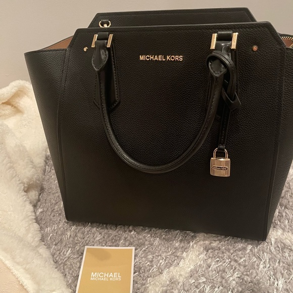 NEW Michael Kors Black Leather Tote with Two Charms Adjustable Strap - Picture 2 of 11